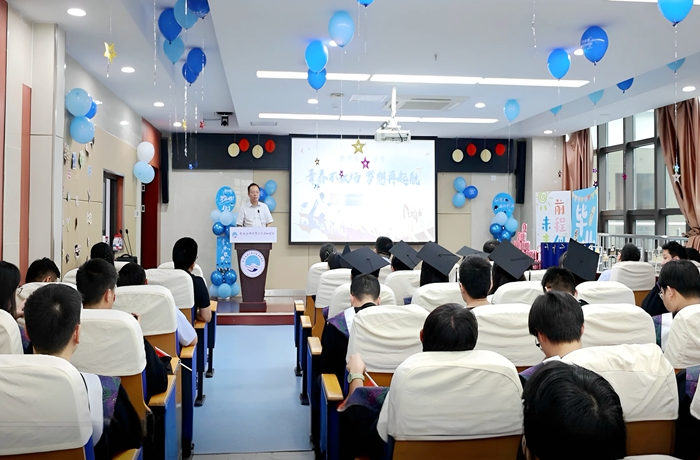 田仰华参加第四临床医学院毕业季...